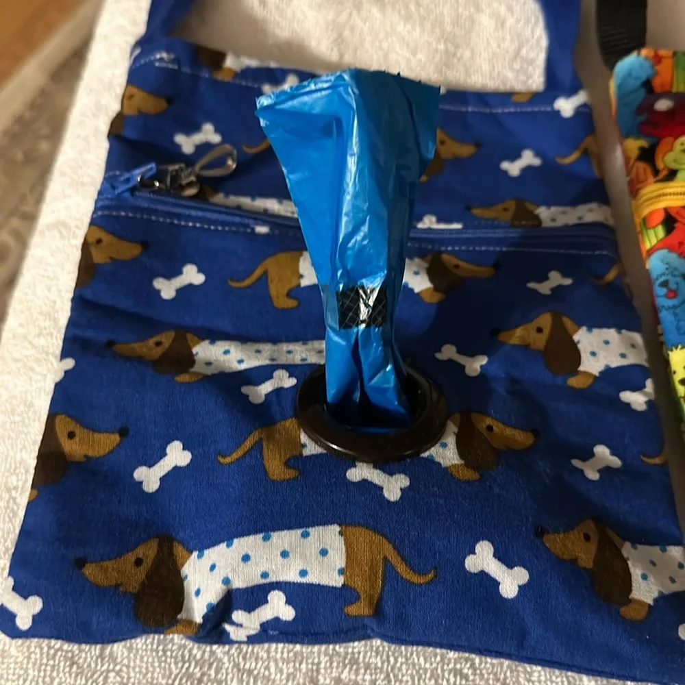 Doggy oppps bag holder